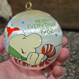 Vintage Ziggy Christmas Ornament "Merry Everything 1982" Satin White Round